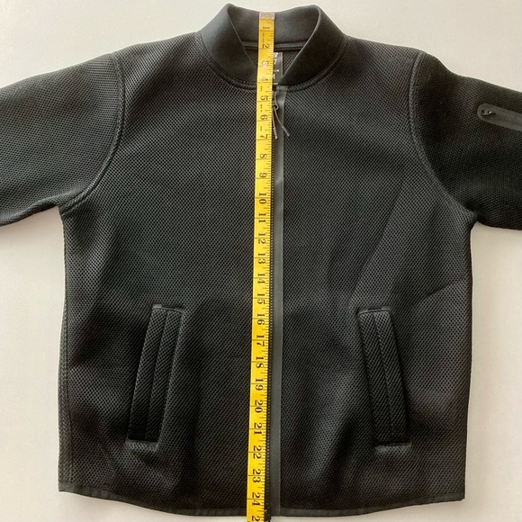 New Balance Women’s Polyester Mesh Bomber jacket 24/7 In Black Size Medium - Picture 9 of 13